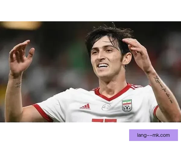 阿兹蒙亚洲杯半决赛精彩倒钩一球震惊全场观众